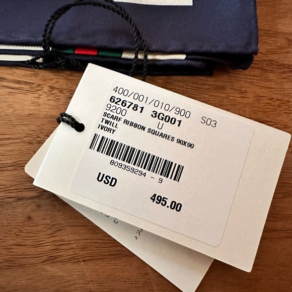 GUCCI Silk 90x90 Scarf - Picture 2 of 7